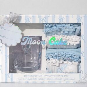 Moon Cake Gift Set – Embossed Juice Glass & 4-Pair Lettuce-Edge Socks